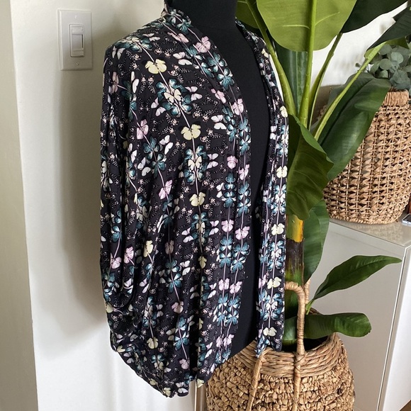 Victoria’s Secret Butterfly beach kimono - Picture 2 of 7